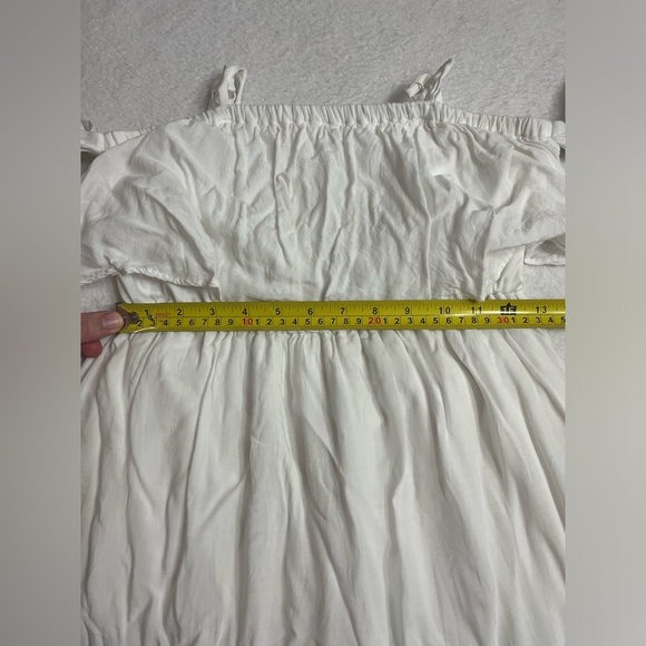 Miami size small cold shoulder mini dress white with embroidered floral print - Picture 8 of 13